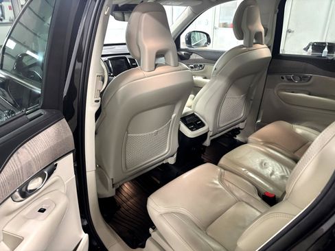 Used 2021 Volvo XC90 T6 Inscription w/ Climate Package image 27