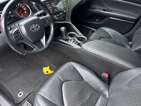 Used 2018 Toyota Camry XSE image 11