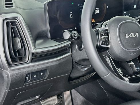 Used 2024 Kia Sorento EX w/ Panoramic Sunroof Package FWD image 17