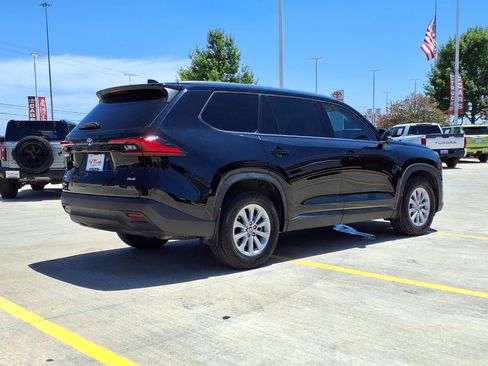Used 2024 Toyota Grand Highlander AWD image 5