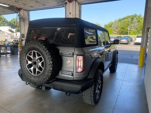 Used 2024 Ford Bronco Badlands AWD/4WD image 4