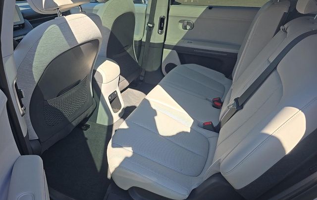 Used 2022 Hyundai Ioniq 5 Limited AWD/4WD image 9