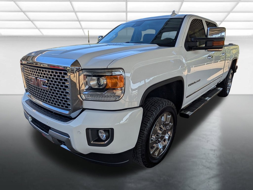 Used 2016 GMC Sierra 2500 Denali w/ Duramax Plus Package AWD/4WD image 29