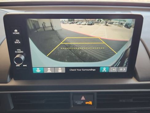 Used 2025 Honda Pilot EX-L image 6
