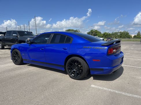 Used 2013 Dodge Charger R/T RWD image 3