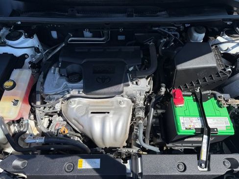 Used 2018 Toyota RAV4 LE w/ All Weather Liner Package FWD image 21
