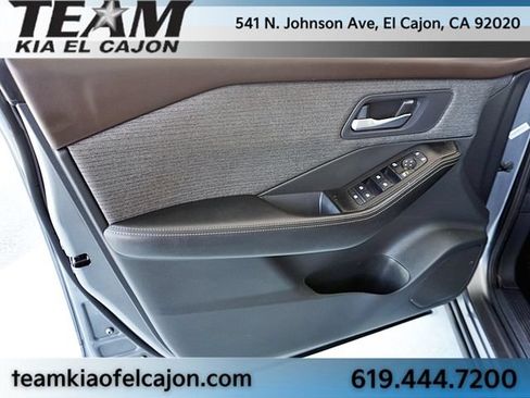 Used 2022 Nissan Rogue SV FWD image 22