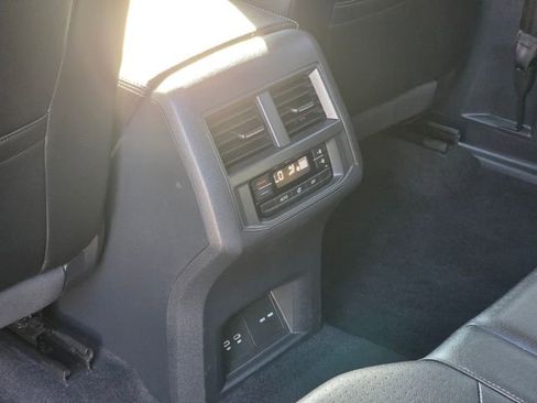 Used 2022 Volkswagen Atlas SE image 18