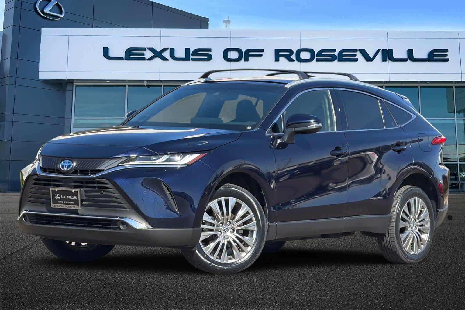 Used 2022 Toyota Venza XLE AWD/4WD image 1