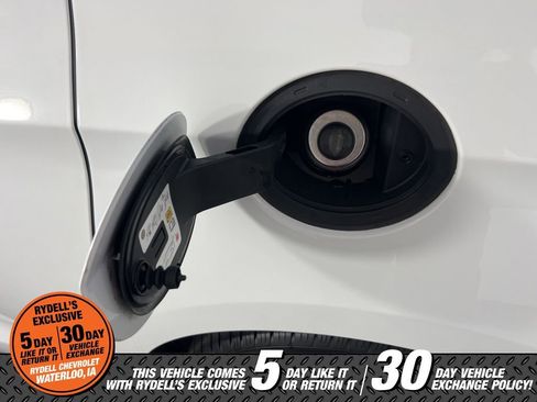 Used 2023 Chrysler Pacifica Touring-L FWD image 13