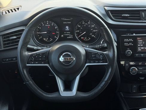 Used 2017 Nissan Rogue SV AWD/4WD image 19