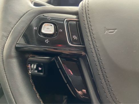 Used 2025 Lincoln Aviator Reserve w/ Equipment Group 201A image 27