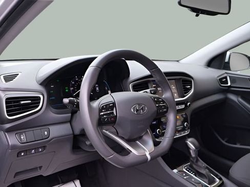 Used 2019 Hyundai Ioniq Plug-In Hybrid image 8
