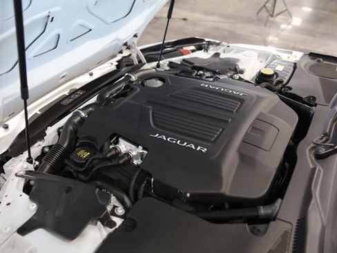 Used 2018 Jaguar F-TYPE 400 Sport AWD/4WD image 36
