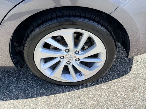 Used 2017 Acura ILX image 9