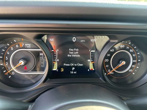 New 2025 Jeep Gladiator Rubicon image 23