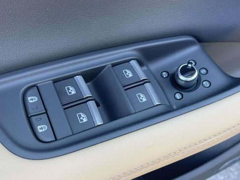 Certified 2025 Audi Q7 3.0T Premium Plus AWD/4WD image 17