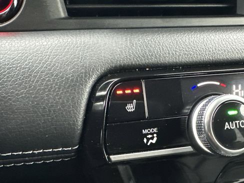 Certified 2025 Honda Pilot Touring image 25