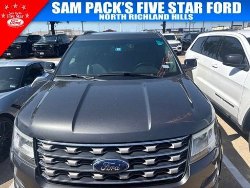 Used 2016 Ford Explorer XLT w/ Equipment Group 202A AWD/4WD image 2