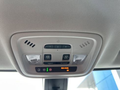 Used 2019 Chevrolet Traverse LT w/ LT Premium Package image 42