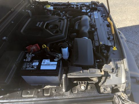 Used 2022 Jeep Wrangler Unlimited Sport image 44