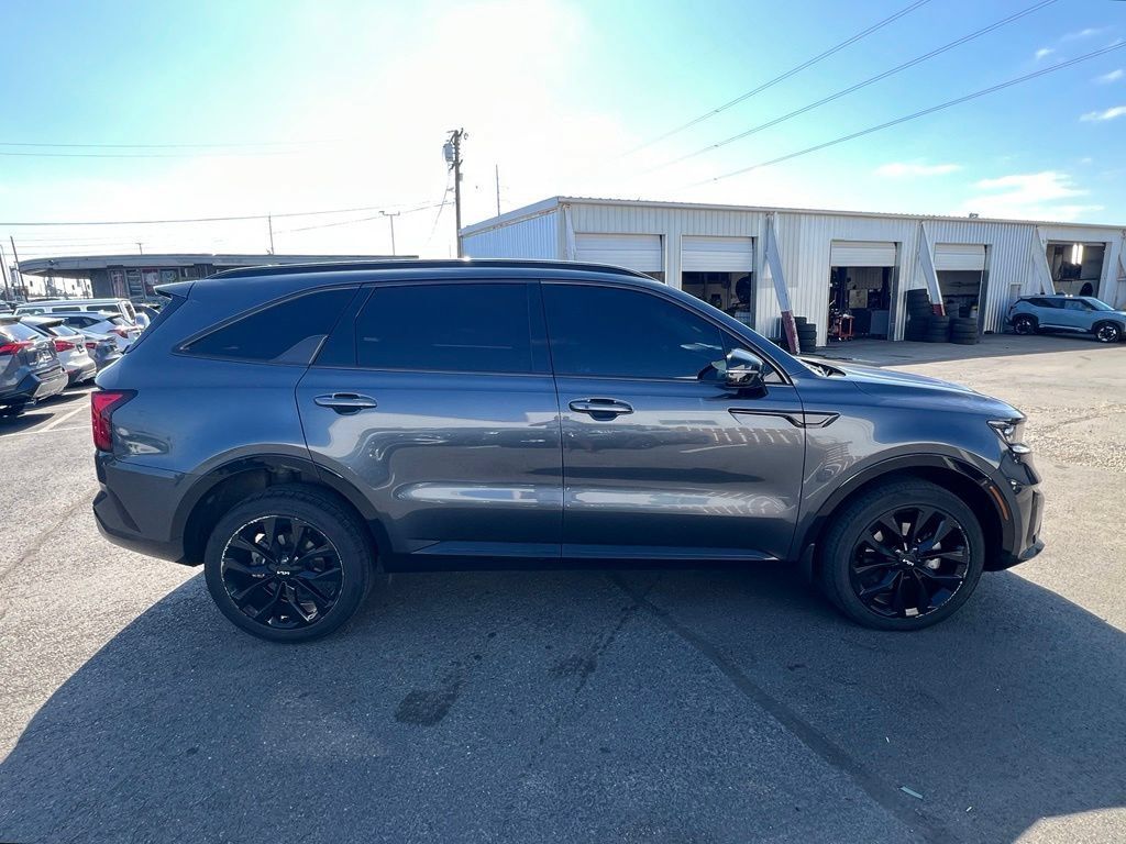 Certified 2023 Kia Sorento SX AWD/4WD image 6