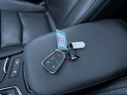 Used 2023 Cadillac XT5 Premium Luxury image 36