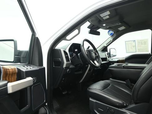 Used 2020 Ford F150 Lariat image 8