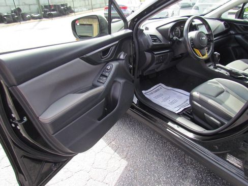 Used 2021 Subaru Crosstrek 2.5i Sport w/ Moonroof Package image 9