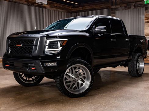 Used 2021 Nissan Titan PRO-4X w/ Pro-4x Convenience Package AWD/4WD image 3