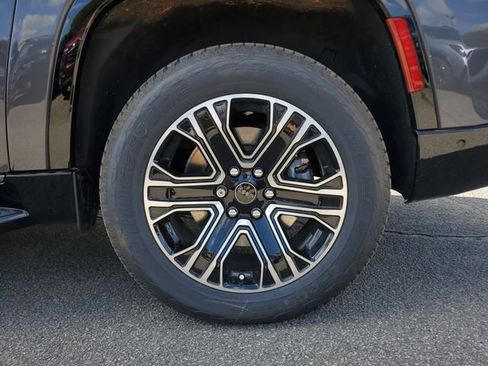 New 2026 Jeep Grand Wagoneer L 4WD image 11