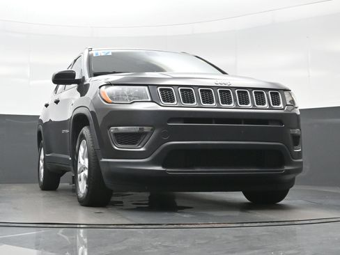 Used 2019 Jeep Compass Sport FWD image 33