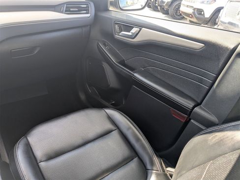 Used 2022 Ford Escape SEL w/ Technology Package image 19