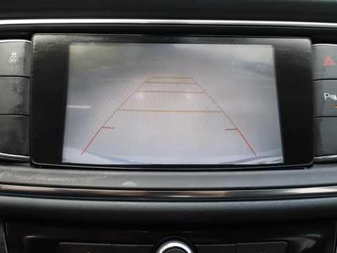 Used 2019 Buick Enclave Essence FWD image 39