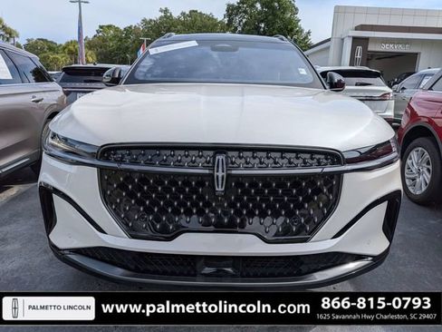 Certified 2024 Lincoln Nautilus Reserve w/ Equipment Group 202A AWD/4WD image 9