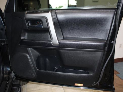 Used 2017 Toyota 4Runner SR5 Premium w/ Convenience Package AWD/4WD image 34