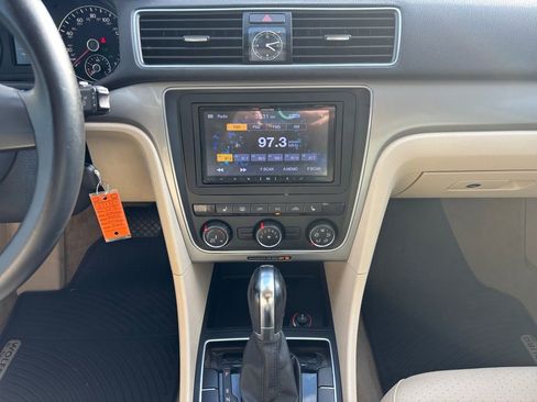 Used 2014 Volkswagen Passat 1.8T Wolfsburg Edition image 12