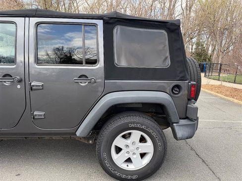 Used 2017 Jeep Wrangler Unlimited Sport w/ Quick Order Package 24S AWD/4WD image 12