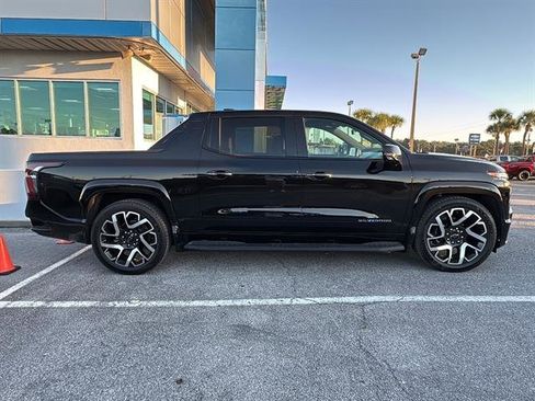 New 2025 Chevrolet Silverado EV RST image 7