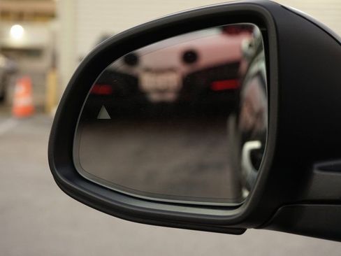 Used 2025 BMW X5 xDrive50e w/ Premium Package image 25