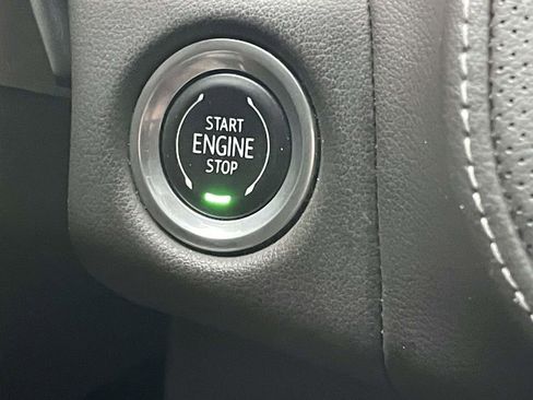 Used 2021 GMC Yukon SLT image 37