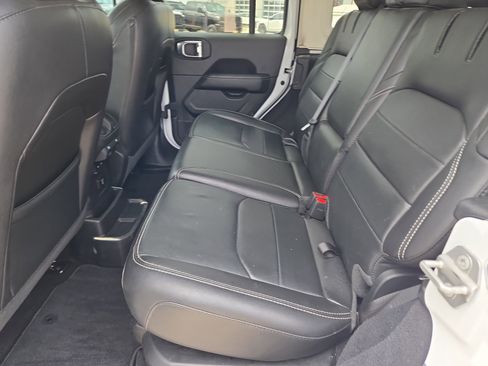 Used 2021 Jeep Wrangler Unlimited Sahara image 12