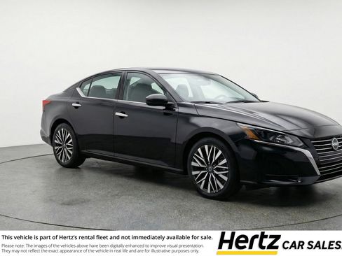 Used 2025 Nissan Altima 2.5 SV FWD image 1