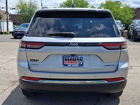 Used 2022 Jeep Grand Cherokee Limited AWD/4WD image 5
