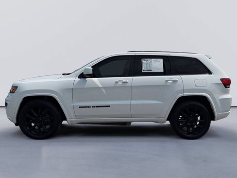 Used 2020 Jeep Grand Cherokee Altitude AWD/4WD image 6