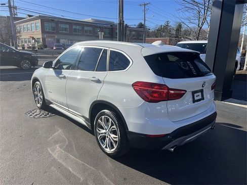 Used 2017 BMW X1 xDrive28i image 6