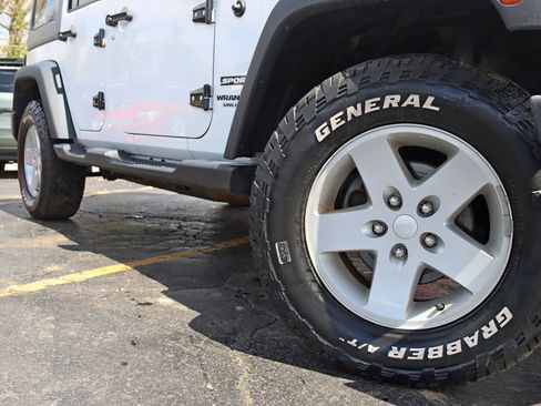 Used 2015 Jeep Wrangler Unlimited Sport w/ Quick Order Package 24S AWD/4WD image 5