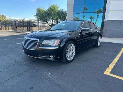 Used 2012 Chrysler 300 Limited image 1