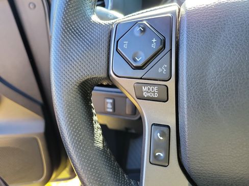 Used 2017 Toyota Tacoma TRD Off-Road w/ Tow Package image 19