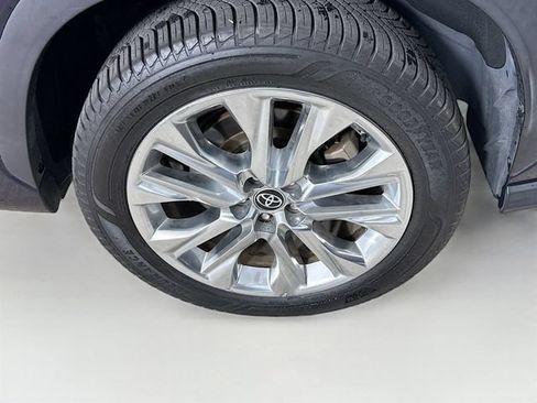 Used 2021 Toyota Highlander Limited FWD image 37